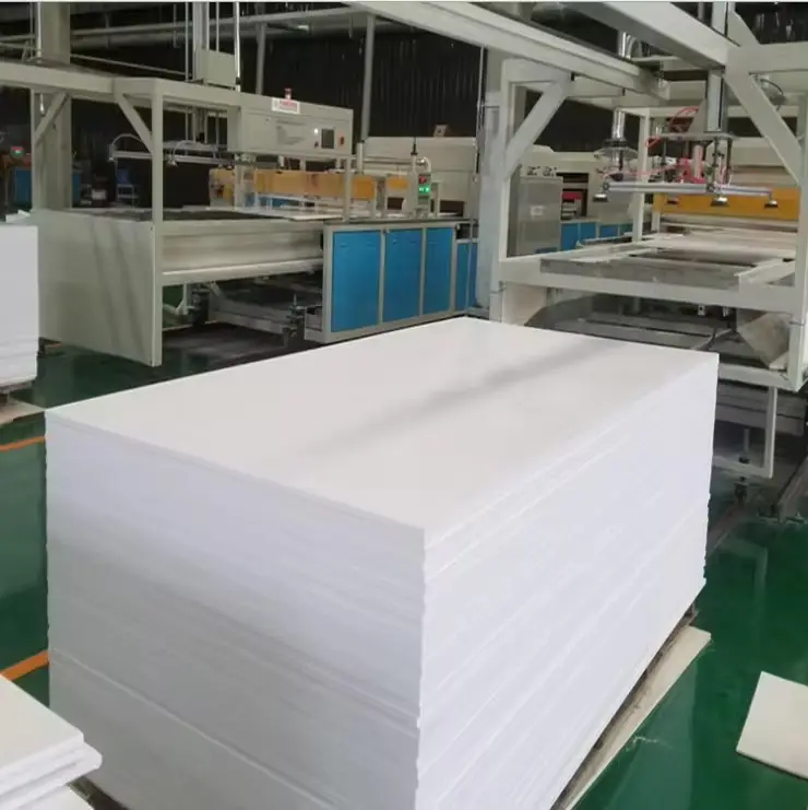 Fabrika fiyat kesme boyutu yüksek kalite beyaz 4x 8 PVC köpük panel levha