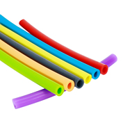 Tube en silicone translucide pour applications de manipulation de fluides pharmaceutiques