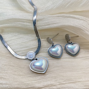 Fashion Jewelry Set Women 18K Gold Plated Stainless Steel Artificial <b>Pearl</b> Heart Necklace and Earrings Set for Wedding Gift - Product Image 3
