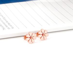 Nouvelle Arrivée Vente en Gros Mode Minimaliste Boucles d'Oreilles Clous en Acier Inoxydable Plaqué Or 18K PVD Bijoux Pétale Fleur Fille - Product Image 5