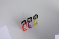 DQ60 Briquet jetable classique en plastique à allumage par silex, à gaz butane, durable pour cigarettes, vente en gros d'usine à prix compétitif, produit très demandé