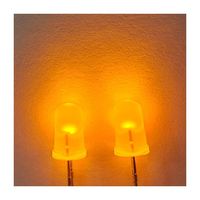 Diode LED scintillante ronde jaune de 5 mm à prix avantageux, fabriquée en Chine, avec lentille diffuseuse laiteuse et longues pattes, pour bougies, etc.