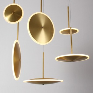 โคมไฟเพดานทรงยูเอฟโอสุดหรู สไตล์โพสต์โมเดิร์น ดีไซน์สร้างสรรค์ เรียบง่าย เหมาะสำหรับร้านกาแฟ เคาน์เตอร์บาร์ ห้องรับประทานอาหาร ห้องนอน หรือใช้ในบ้าน - Product Image 5