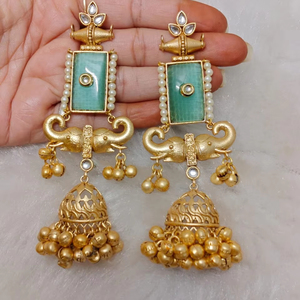 ต่างหูและต่างหูสไตล์โมเดิร์นต่างหู Jhumka สีเขียวทองสำหรับผู้หญิงและเด็กผู้หญิงต่างหูบาหลีสำหรับผู้หญิง - Product Image 1