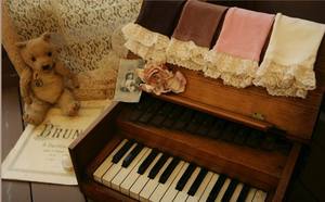 Venta al por Mayor en Línea de Ropa Infantil, Pantalones Bonitos con Volantes de Encaje para Niñas, de un Fabricante Chino - Product Image 4