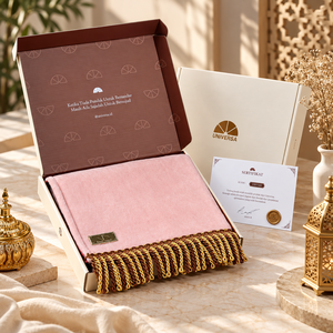 Tapis de prière inspiré du fruit de la pêche Khuldi, tapis Sujood en fourrure courte de qualité supérieure, en similicuir mousse, avec élégantes pampilles dorées - Product Image 2