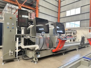 Scie de découpe CNC entièrement automatique à double tête 650 pour profilés de porte en aluminium à angle variable - Product Image 3