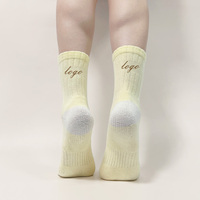 Chaussettes de sport en coton avec logo personnalisé, broderie antidérapante, compression tendance, chaussettes athlétiques pour hommes et femmes