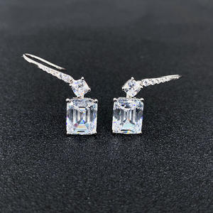 Pendientes de Diamantes en Oro Blanco, Corte Esmeralda, Color D, Naturales, Certificados por GIA, Joyería Clásica para Mujer, para Boda - Product Image 5