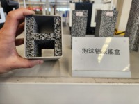 Mousse d'aluminium poreuse résistante au feu/incinérable, rouleau de mousse métallique en aluminium 99,99 % pour l'isolation acoustique