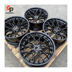 Rueda de Aleación Forjada Cóncava con Detalles de Fibra de Carbono, Forjado a Alta Presión de 12000 Toneladas, PCD Personalizado, Acabado Superficial ET con Tapa Central - Product Image 6