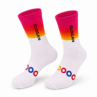 Chaussettes mi-mollet respirantes personnalisées à motif dégradé et maille, avec logo et motif de bout personnalisés, idéales pour le cyclisme et l'entraînement de course à pied
