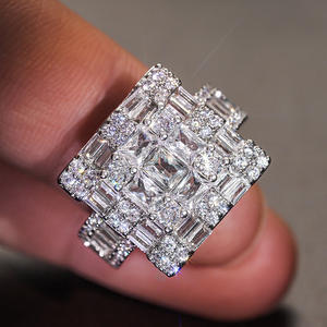 A277 Anello con diamante in oro bianco con taglio baguette colore naturale G per gioielli di fidanzamento da donna - Product Image 3