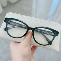 Monture de lunettes œil-de-chat raffinée pour femme MS 020, confectionnée avec soin et branches élégantes, haute qualité