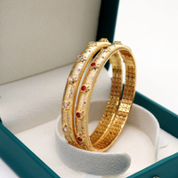 Bracelet italien royal brossé pour femmes, design de bracelet plaqué or 18 carats tendance