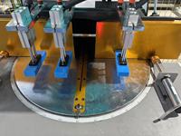 Machine automatique de fabrication et de découpe de cadres de fenêtres et de portes en profilés d'aluminium, commande CNC PLC, scie à tête unique