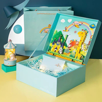 Boîtes cadeaux en papier kraft de qualité supérieure en gros, emballage unique en carton avec pelliculage mat et gaufrage, fabrication de qualité supérieure