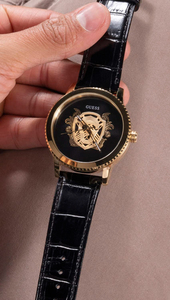 <span class=keywords><strong>Reloj</strong></span> de lujo para <span class=keywords><strong>hombre</strong></span> en tono dorado |   Correa de Cuero Genuino |   Esfera con Diseño de Escudo |   <span class=keywords><strong>Reloj</strong></span> de Pulsera Elegante para Negocios y Uso Diario - Product Image 4