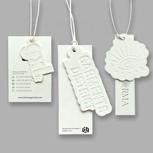 Étiquettes suspendues personnalisées en papier noir écologique gaufré, en forme de cœur, étiquettes de prix imprimées pour vêtements, chaussures et accessoires. - Product Image 2
