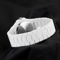 2024 haute qualité polycarbonate montres à Quartz mode nouvelle tendance classique créatif boîtier en plastique poignet hommes montre à Quartz OEM