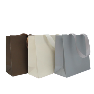 Bolsas de papel recubiertas blancas de lujo con asas, embalaje de joyería impreso con logotipo personalizado y bolsa de compras de regalo para uso de ropa y zapatos - Product Image 5