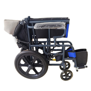 Fauteuil roulant manuel 16 places en plastique noir pour usage domestique, aide à la mobilité pour personnes âgées - Product Image 1