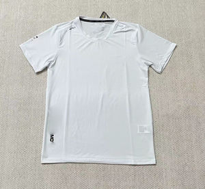 T-Shirt a Maniche Corte da Uomo di Alta Qualità, Asciugatura Rapida, per Sport, Corsa, Allenamento in Palestra, Comoda e Altamente Elastica - Product Image 2