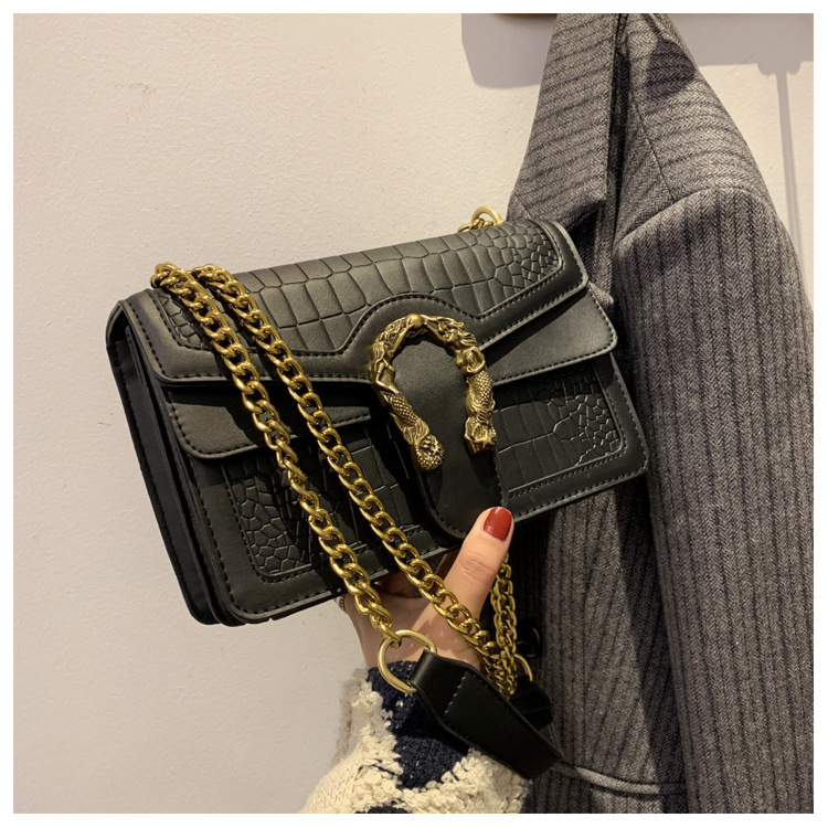【DEINET】24FW TRAVEL STUD CROSS CHAIN MINI BAG (5COLORS) DEINET - 5-Way Stud Pocket Multi Bag | HBX - Globally