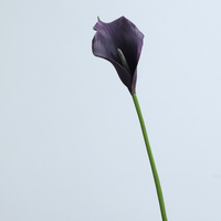 Fleurs artificielles en gros d'usine : Arrangement de lys Calla artificiels pour la décoration intérieure, simulation de lys Calla en EVA