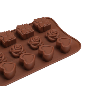Moule en silicone antiadhésif sans BPA en forme de cœur et de fleur à 15 cavités pour chocolat, certifié LFGB, idéal pour la fabrication de cadeaux DIY - Usine MUYULINS - Product Image 3