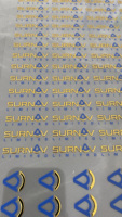 Autocollants personnalisés XUNJIE à logo, autocollants à transfert UV à estampage doré, forme irrégulière, provenant du Zhejiang