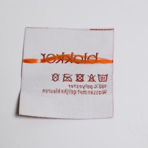 Étiquette tissée personnalisée en gros avec des couleurs de fil personnalisées à coudre, idéale pour les vêtements - Product Image 6