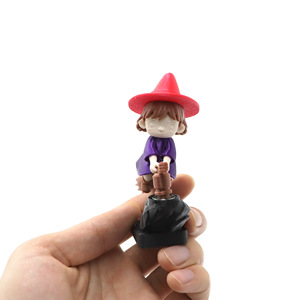Figurine de sorcière mignonne personnalisée imprimée en 3D, couleurs personnalisées, balai volant, jouet unique, souvenir d'Halloween, 4 cm x 10,5 cm x 9,8 cm - Product Image 3