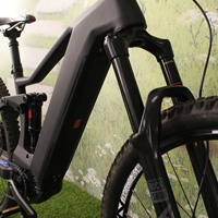 2023 populaire noir E-MTB à Suspension complète 29er vélo de montagne électrique pour frein à disque Bafang M510 moteur 48v 9 vitesses