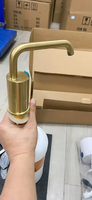 Distributeur automatique de savon en mousse monté sur le pont avec robinet chromé moderne de qualité hôtelière sans contact pour évier de cuisine/salle de bain, principalement en métal