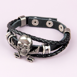 Punk <span class=keywords><strong>Rock</strong></span> Trendy Bracelet pour hommes Non-mainstream Double-Knife Skull Cuir tressé pour mariage ou cadeau - Product Image 4