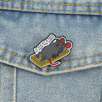 Broche de souris en émail doux avec des phrases courtes et mignonnes de dessin animé, « Ce qui ne vous tue pas vous rend plus fort », badge de fitness pour souris, épingle à revers