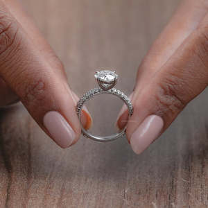 Juego de puntas de corte redondo de lujo hecho a mano personalizado 18K 14K oro puro diseño de lujo anillos de novia de boda a los precios más bajos OEM ODM - Product Image 4