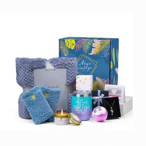 Nouveau style Panier-cadeau de rétablissement pour femme avec collier croix diamantée, chaussettes, ensemble cadeau de Noël pour femme, couverture personnalisable pour maman - Product Image 1