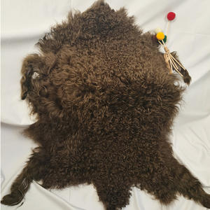 Haute qualité habillé tibétain fourrure d'agneau cacher longs cheveux bouclés mongole peau <span class=keywords><strong>de</strong></span> mouton fourrure plaque <span class=keywords><strong>laine</strong></span> jeter moelleux lit jeter - Product Image 5