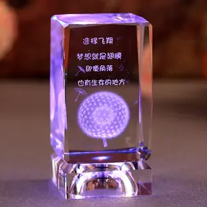 Kubus kristal berukir Laser 3d K9 transparan kubus kristal Logo kustom kualitas tinggi dengan alas Led untuk hadiah pernikahan