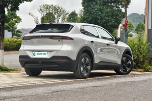รถยนต์พลังงานใหม่ Changan Deepal S05 ปี 2026 แบบ 5 ประตู 5 ที่นั่ง SUV EV เกียร์อัตโนมัติ มาตรฐานยูโร 6 พวงมาลัยซ้าย ระยะทางวิ่ง 520 กม. กำลังไฟ 200 กิโลวัตต์ แบตเตอรี่ 56.12 กิโลวัตต์-ชั่วโมง - Product Image 4