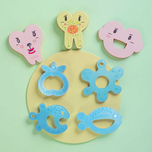 Mordedor de bebé de silicona de dibujos animados divertidos sin BPA, juguete suave lleno de agua para masajes frescos de grado alimenticio, uso para masticar encías doloridas - Product Image 4