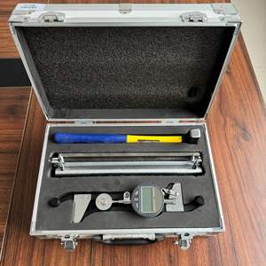 Jauges de contrainte portatives pour mesurer les déformations des structures de bâtiments - Product Image 3