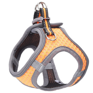 Arnés de malla transpirable T-Cross para perros pequeños y medianos, gatos y mascotas, con correa para paseo y transporte. - Product Image 1