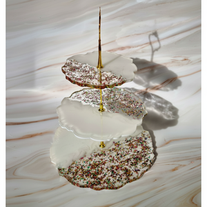 Support à gâteau en résine écologique au design moderne, couleur et logo personnalisables, support en métal de haute qualité pour les fêtes d'anniversaire - Product Image 1