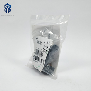 PLC de Automatización Industrial Schneider 14885, Nuevo y Original, Entrega Rápida en Embalaje Original para Procesos Automatizados - Product Image 1