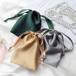 Sac à cordon en satin coloré de luxe, logo personnalisé, pochette en cuir souple pour bijoux, emballage cadeau pour bijoux - Product Image 4