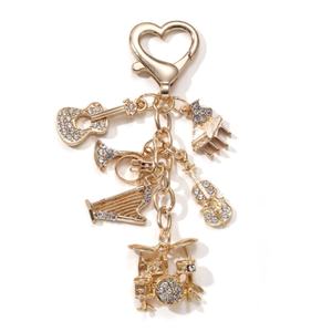 Porte-clés en alliage de zinc émaillé en forme d'instrument de musique de dessin animé (<span class=keywords><strong>harpe</strong></span>, batterie, guitare, violon) pour femmes et hommes, cadeau fait main - Product Image 4