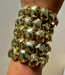 سوار حريمي من الأكريليك مكتنز كبير ، مجوهرات عصرية من Kaimei ، سوار ذهبي ثلاثي الشكل على شكل قلب هندسي CCB - Product Image 5